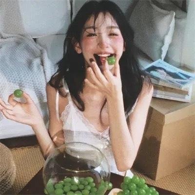 在寂静中醒来 海报